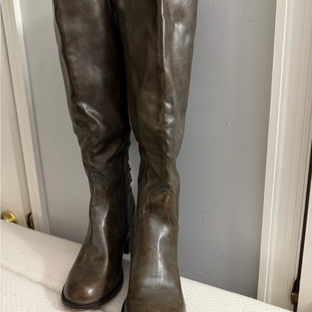 Rue21 Brown Lace Back Tall Riding style with Boots NWT Size 7–8